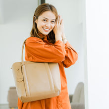Load image into Gallery viewer, Silvertote X Pijeh Tas Tote Wanita Delaine Totebag Khaki

