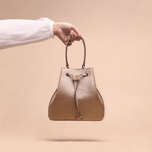 Load image into Gallery viewer, Silvertote Tas Bucket Wanita Lexy Bucket Bag Creme
