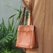 Load image into Gallery viewer, Tas Tote Wanita Silvertote Nathalie Brown
