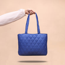Load image into Gallery viewer, Tas Tote Wanita Silvertote Mia Pillow Blue Electric
